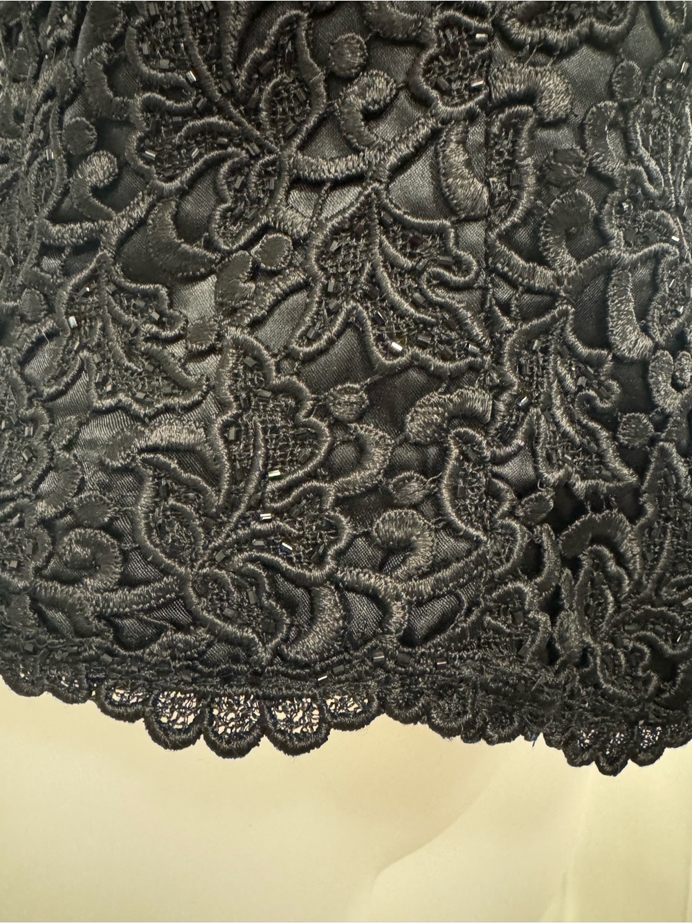 Carmen Marc Valvo Embellished Beaded Top - Picture 10 of 12